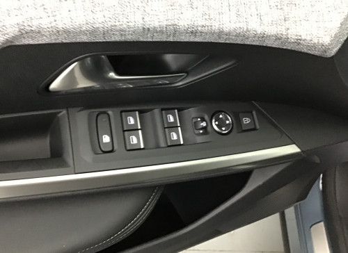 Peugeot 3008 Nouveau Hybrid 145 e-DCS6 GT