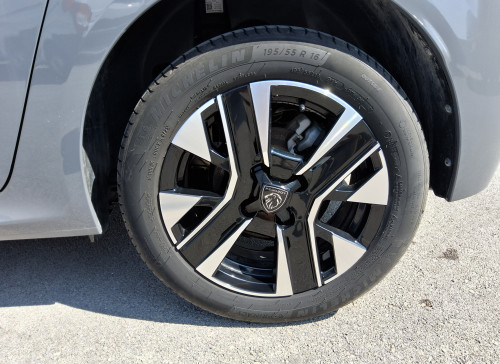 Peugeot 208 Nouvelle Hybrid 100 e-DCS6 Allure