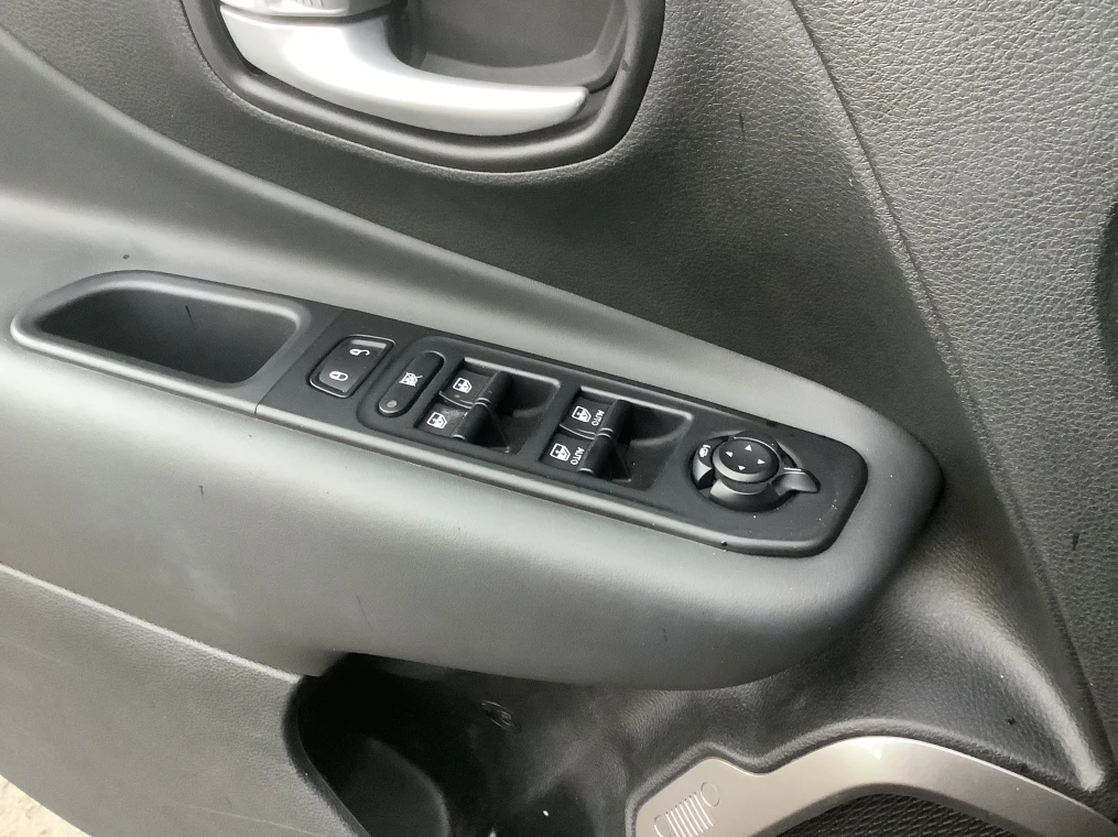 Jeep RENEGADE 1.5 Turbo T4 130 ch BVR7 e-Hybrid Altitude