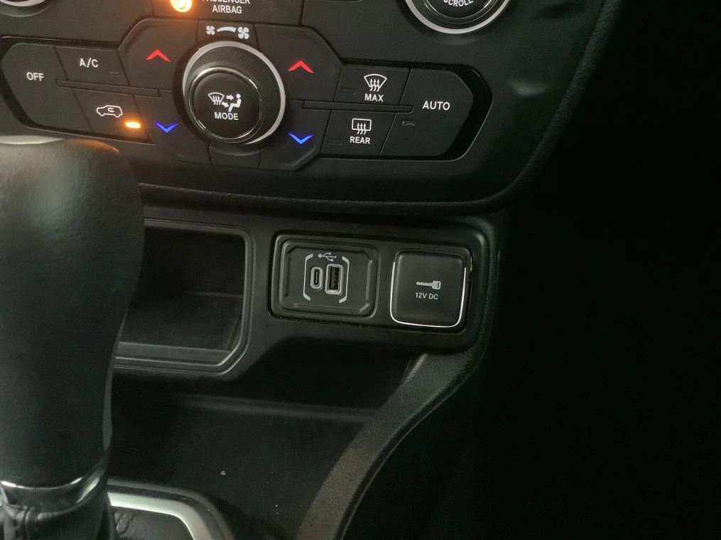 Jeep RENEGADE 1.5 Turbo T4 130 ch BVR7 e-Hybrid Altitude