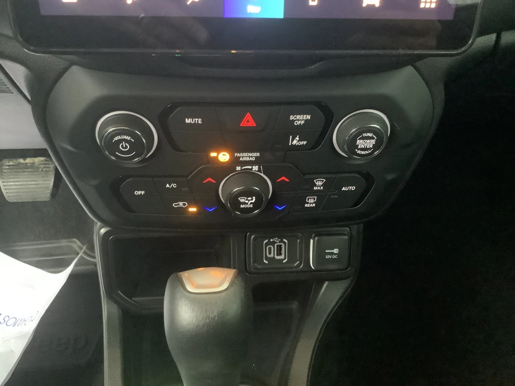 Jeep RENEGADE 1.5 Turbo T4 130 ch BVR7 e-Hybrid Altitude
