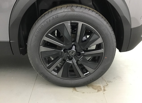 Peugeot 2008 Nouveau Hybrid 145 e-DCS6 GT