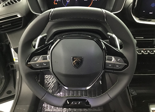 Peugeot 2008 Nouveau Hybrid 145 e-DCS6 GT