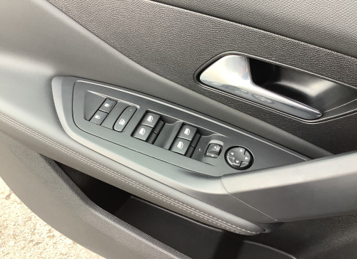 Peugeot 308 SW Hybrid 145 e-DCS6 Allure