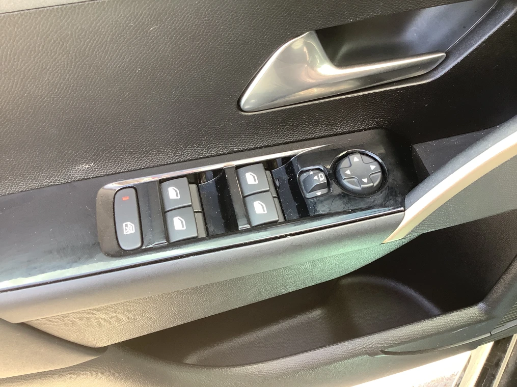 Lancia YPSILON 1.2 Ibrida 100ch eDCT6 LX