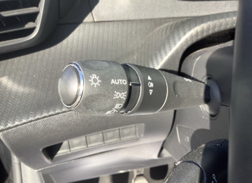 Peugeot 208 Nouvelle PureTech 100 S&S BVM6 GT