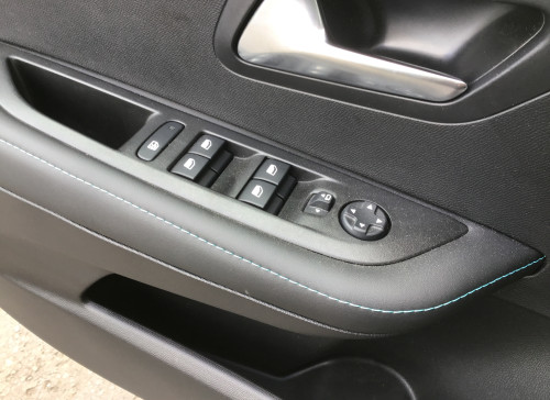 Peugeot 208 PureTech 100 S&S BVM6 Allure Pack