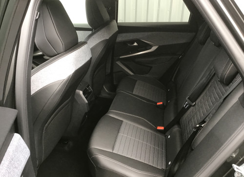 Peugeot 3008 Nouveau Hybrid 136 e-DCS6 Allure