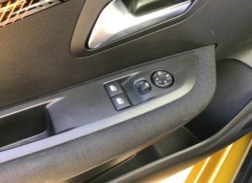 Peugeot 208 Nouvelle PureTech 100 S&S BVM6 Active