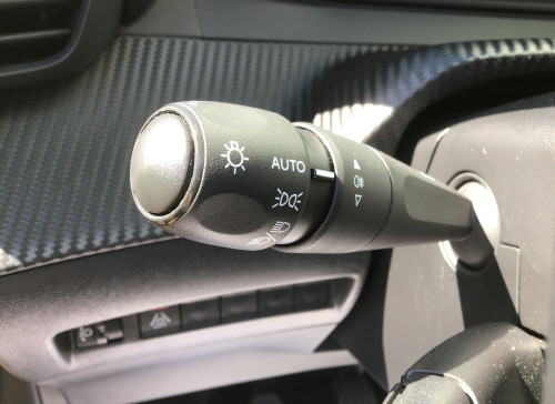Peugeot 208 Nouvelle PureTech 100 S&S BVM6 Active