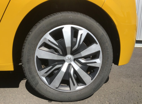 Peugeot 208 Nouvelle PureTech 100 S&S BVM6 Active