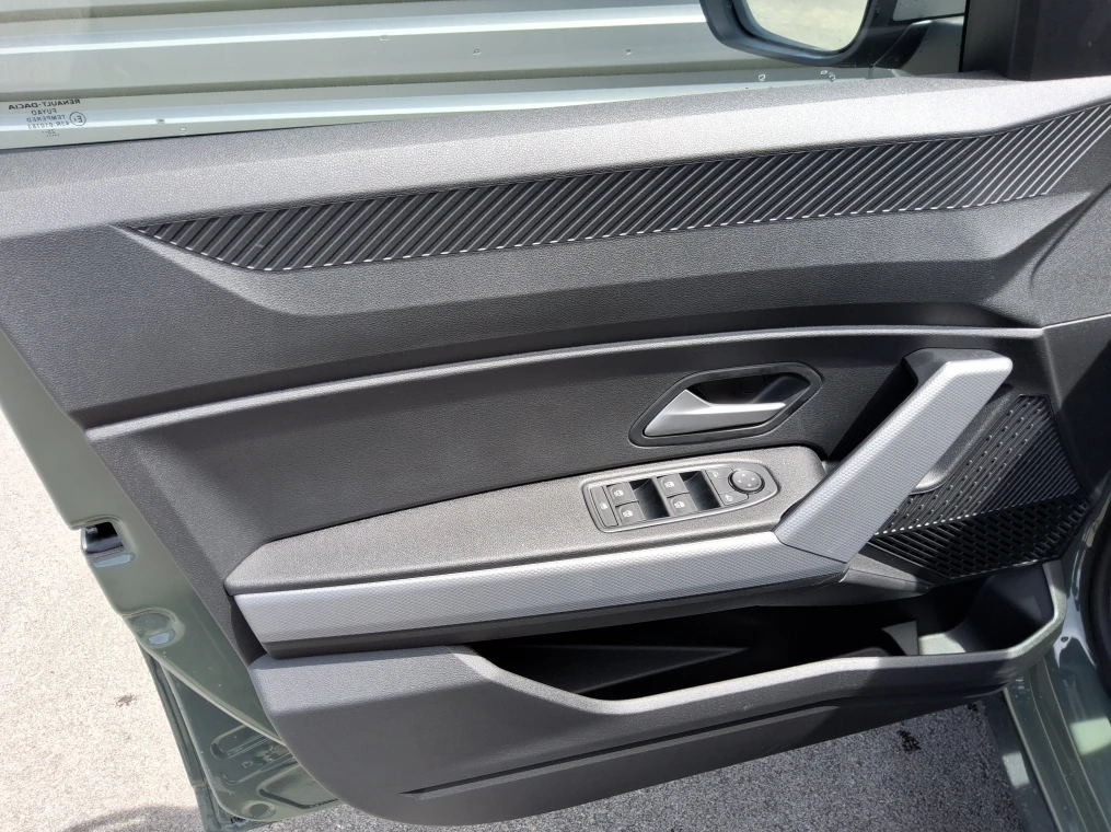 Dacia DUSTER Mild Hybrid 140 Expression