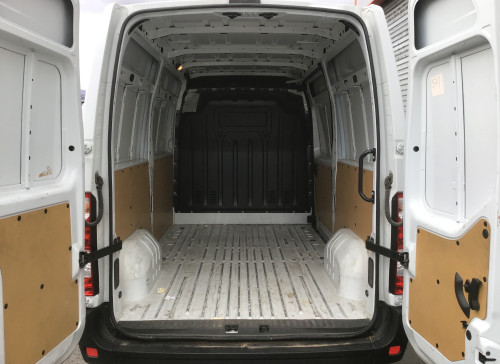 Renault MASTER FOURGON Nouveau FGN TRAC F3300 L2H2 DCI 135 CONFORT