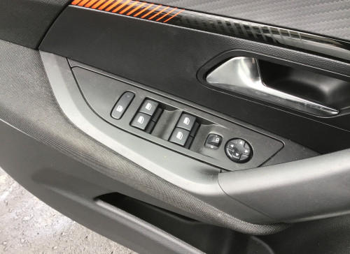 Peugeot 2008 PureTech 100 S&S BVM6 Active