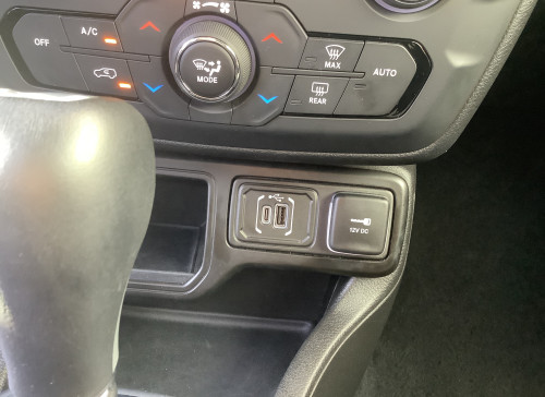 Jeep RENEGADE Nouveau 1.5 Turbo T4 130 ch BVR7 e-Hybrid Altitude