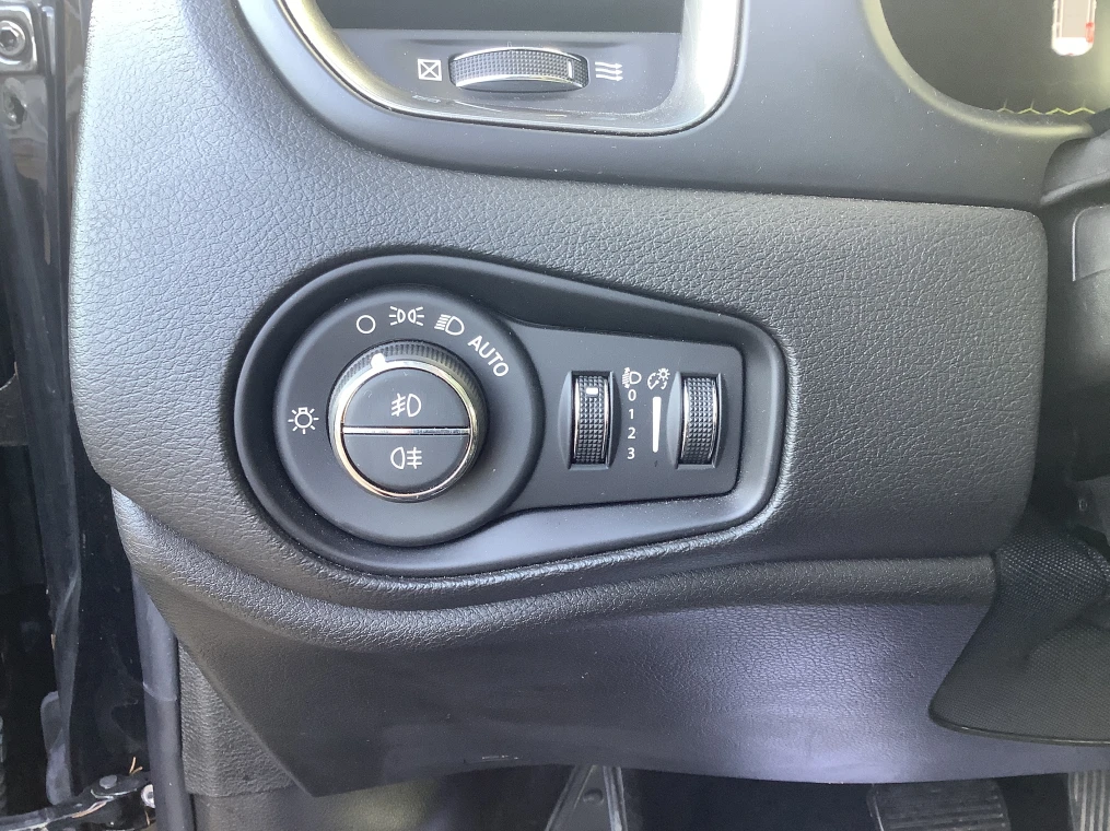 Jeep RENEGADE 1.5 Turbo T4 130 ch BVR7 e-Hybrid Altitude
