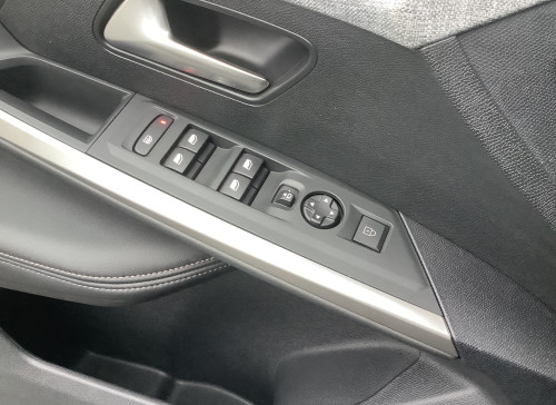 Peugeot 3008 Nouveau Hybrid 136 e-DCS6 Allure