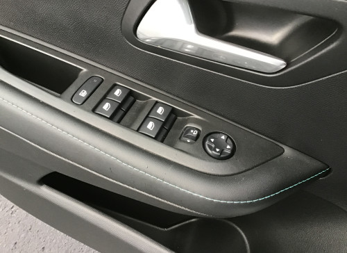 Peugeot 208 PureTech 100 S&S BVM6 Allure Pack