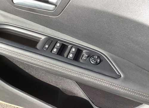 Peugeot 3008 Hybrid 136 e-DCS6 GT