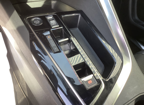 Peugeot 3008 Hybrid 136 e-DCS6 GT