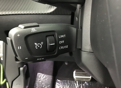 Peugeot 2008 Nouveau Hybrid 145 e-DCS6 GT
