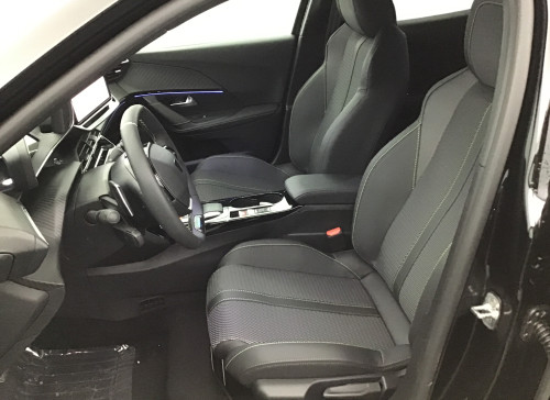 Peugeot 2008 Nouveau Hybrid 145 e-DCS6 GT