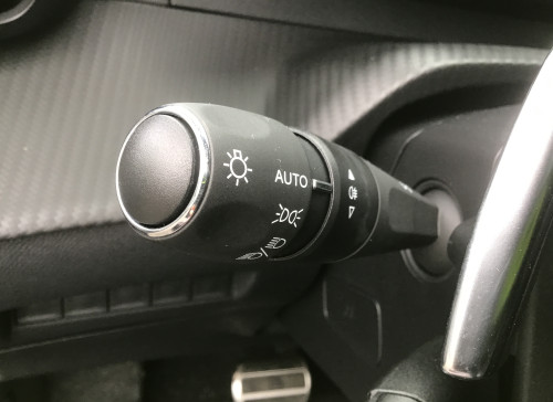 Peugeot 2008 Nouveau PureTech 130 S&S EAT8 GT