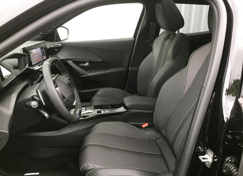Peugeot 2008 Nouveau PureTech 130 S&S EAT8 GT