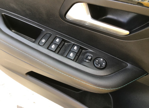 Peugeot 208 PureTech 100 S&S BVM6 Allure