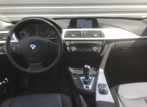 BMW SERIE 3 F30 LCI2 330e 252 ch BVA8 Lounge
