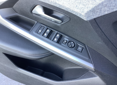 Peugeot 5008 Nouveau Hybrid 136 e-DCS6 Allure