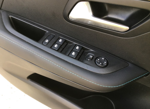 Peugeot 208 PureTech 100 S&S BVM6 Allure