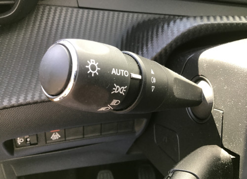 Peugeot 208 PureTech 100 S&S BVM6 Allure