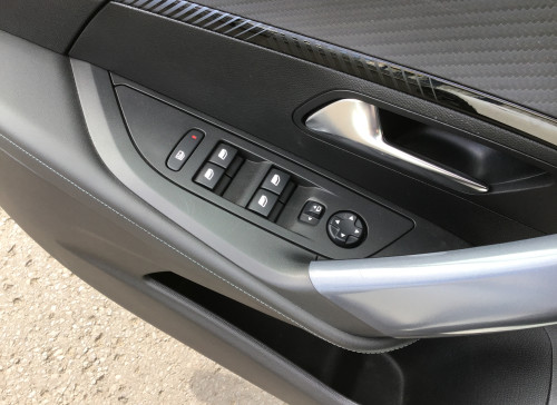 Peugeot 2008 PureTech 130 S&S BVM6 Allure
