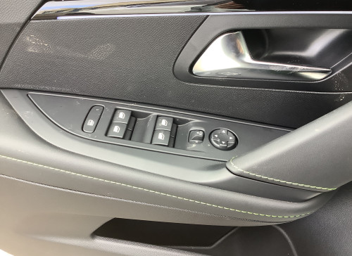 Peugeot 208 Nouvelle Hybrid 100 e-DCS6 GT