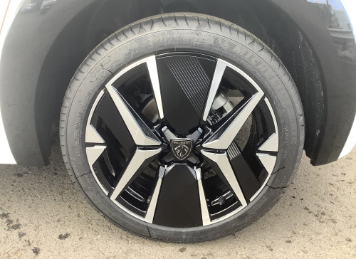 Peugeot 208 Nouvelle Hybrid 100 e-DCS6 GT