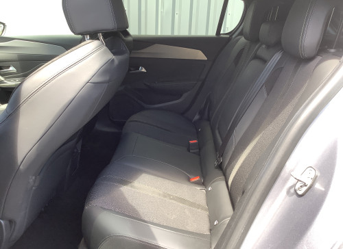 Peugeot 308 Hybrid 136 e-DCS6 GT