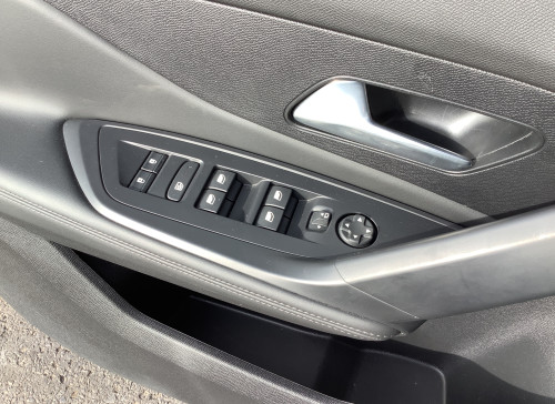 Peugeot 408 Hybrid 136 e-DCS6 Allure