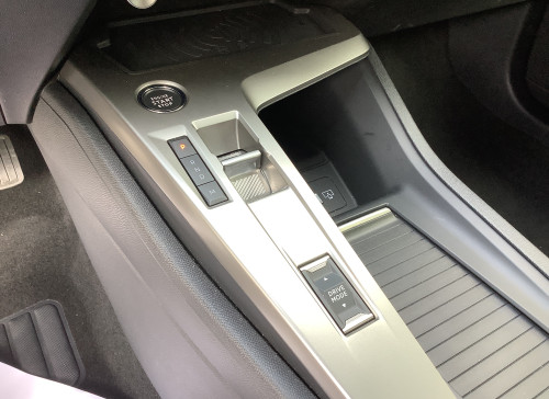 Peugeot 408 Hybrid 136 e-DCS6 Allure