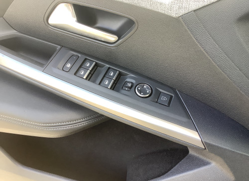 Peugeot 5008 Nouveau Hybrid 145 ch e-DCS6 GT