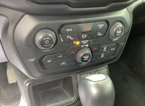 Jeep RENEGADE Nouveau 1.5 Turbo T4 130 ch BVR7 e-Hybrid Summit