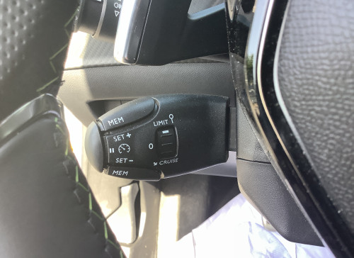 Peugeot 2008 Nouveau Hybrid 145 e-DCS6 GT