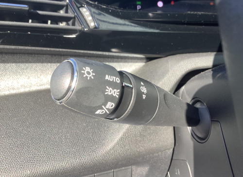 Peugeot 408 Nouvelle Hybrid 136 e-DCS6 Allure