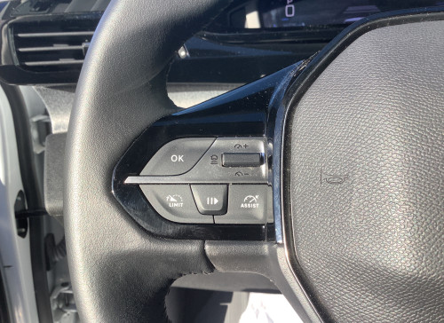 Peugeot 408 Nouvelle Hybrid 136 e-DCS6 Allure