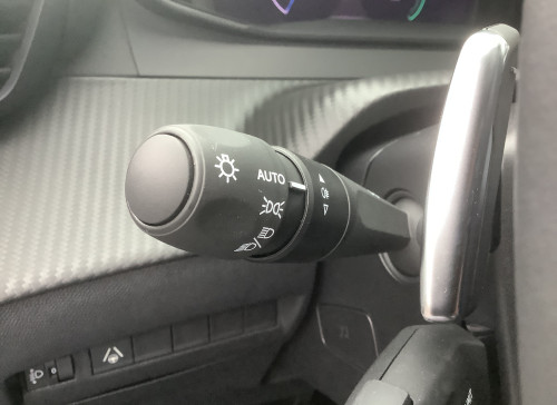 Peugeot 2008 Nouveau Hybrid 145 e-DCS6 Allure