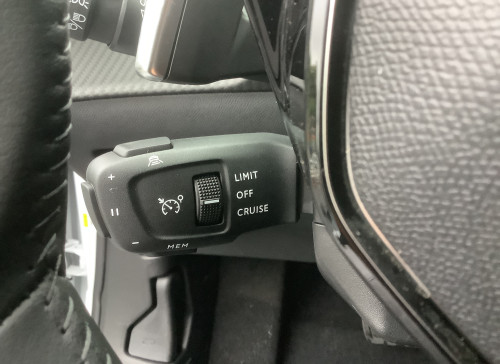 Peugeot 2008 Nouveau Hybrid 145 e-DCS6 Allure
