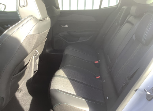 Peugeot 408 Nouvelle Hybrid 136 e-DCS6 Allure