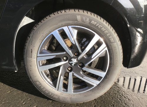 Peugeot 208 PureTech 100 S&S BVM6 Allure
