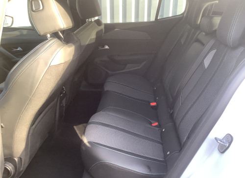 Peugeot 408 Nouvelle Hybrid 136 e-DCS6 Allure