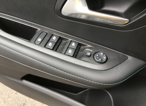 Peugeot 208 PureTech 100 S&S EAT8 Allure Pack